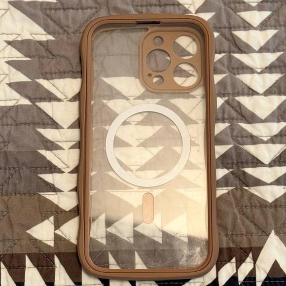 Berry iPhone 16 Pro Max MagSafe w Screen Protector - Picture 5 of 6